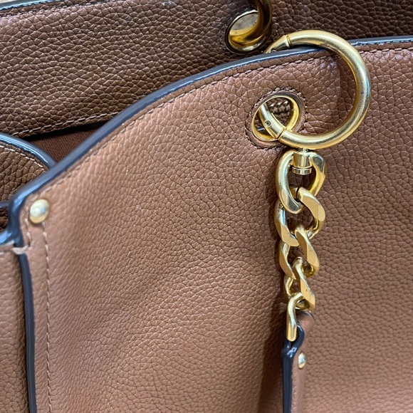 TORY BURCH EVERLY TOTE 👜 WITHOUT DUST BAG CAN’T REMEMBER EVER USING IT - Picture 12 of 16